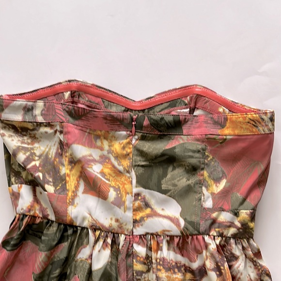 BB Dakota Stillman Orchid Printed Strapless Dress Size 4 - Picture 8 of 11